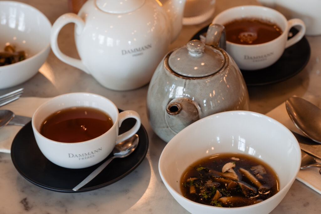 high tea Den Bosch vriendinnen high tea luxe high tea Franse high tea Den Bosch high tea verjaardag Den Bosch